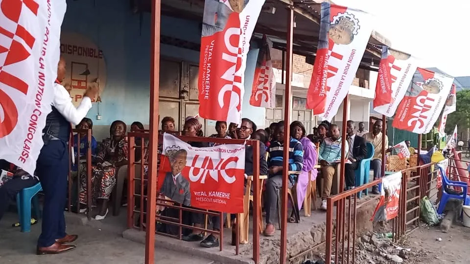 Cadres et militants de l’UNC réunis à Kalemie pour célébrer le 16e anniversaire du parti et réfléchir à son avenir dans le Tanganyika.