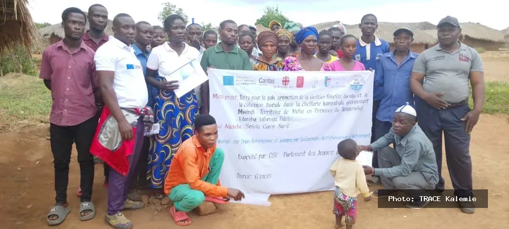 Campagne de sensibilisation du Parlement des Jeunes de Moba à Maseba sur la gestion foncière durable et la cohésion sociale.