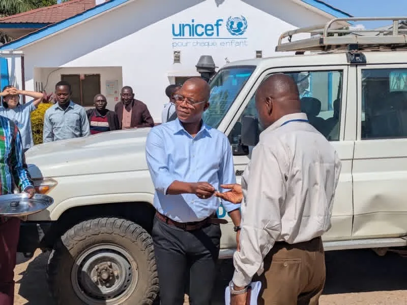 Remise officielle de quatre véhicules Land Cruiser par l’UNICEF Kalemie à ses partenaires de mise en œuvre dans la province du Tanganyika.