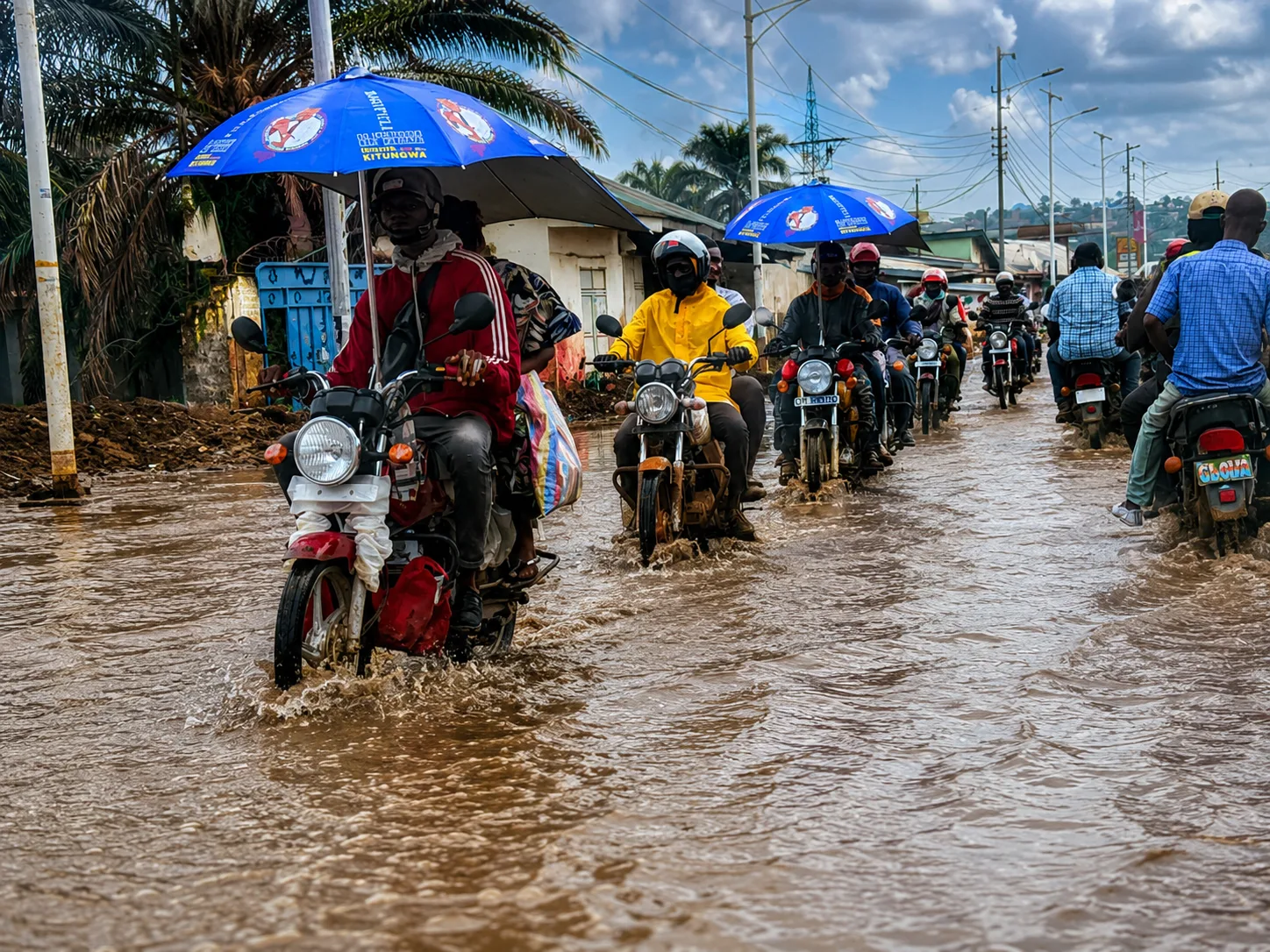 Une route inondée dans la ville de Kalemie après une forte pluie.
