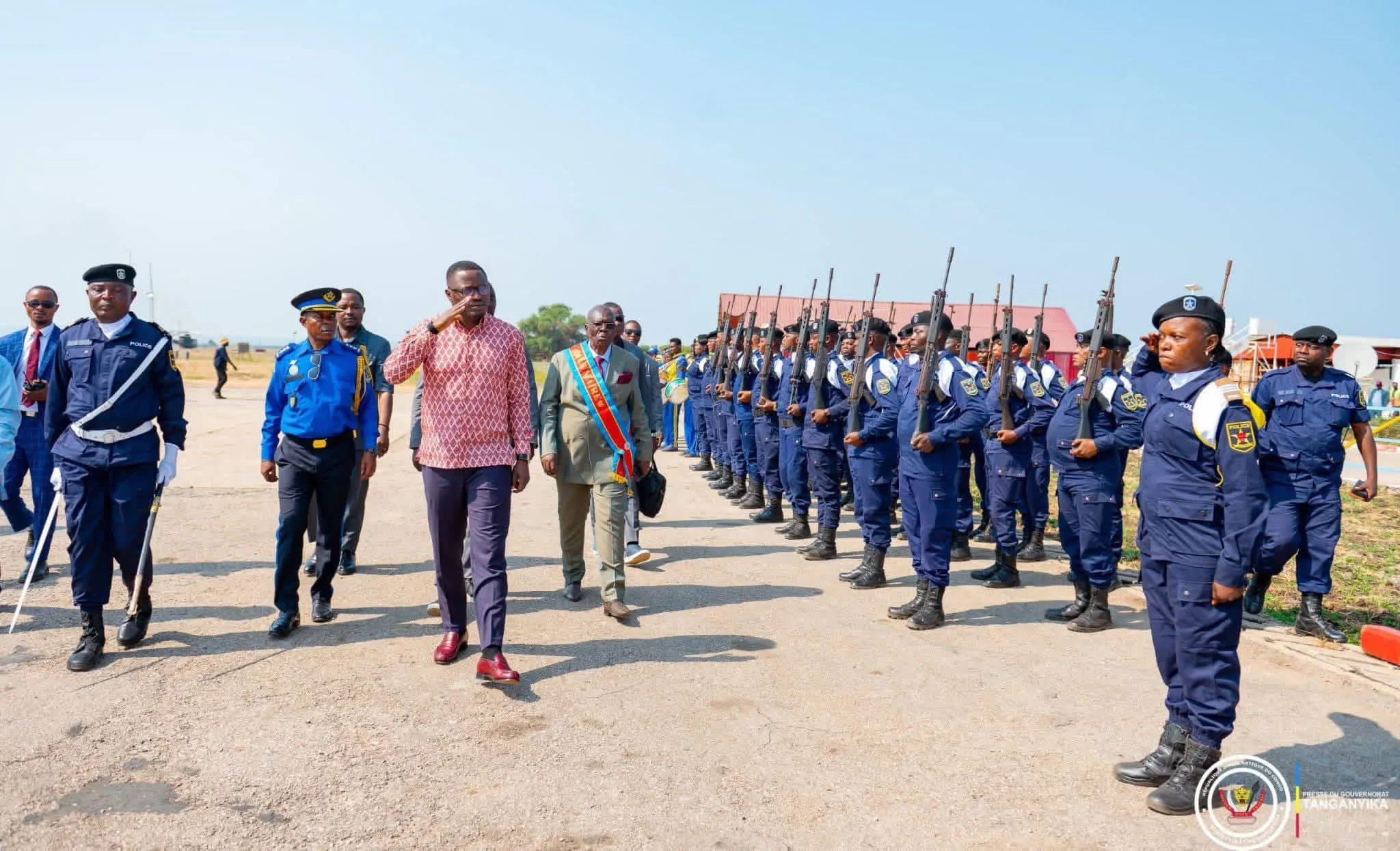Le gouverneur Christian Kitungwa Muteba s'exprime devant la presse à son retour à Kalemie après une mission officielle.