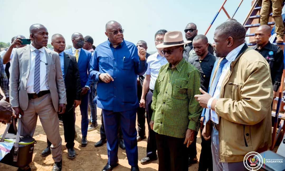 Jean-Pierre Bemba lors de l'inspection du chantier du nouveau port industriel de Mtoa dans la province du Tanganyika.