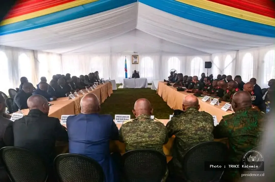Le Président Félix Tshisekedi préside une réunion de sécurité avec les gouverneurs des provinces du Grand Katanga à Lubumbashi.