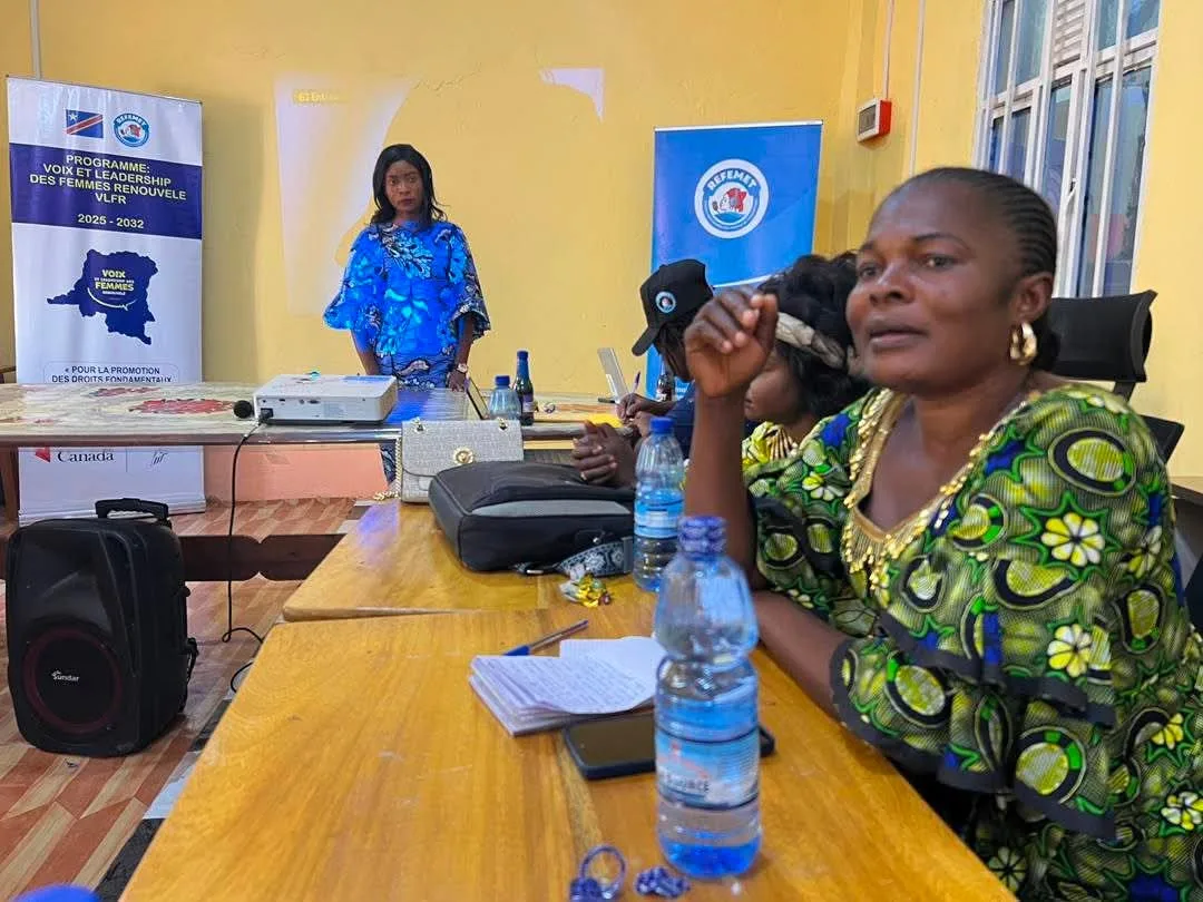 Participantes à l’atelier de renforcement des capacités institutionnelles des organisations féminines organisé par REFEMET à Kalemie.