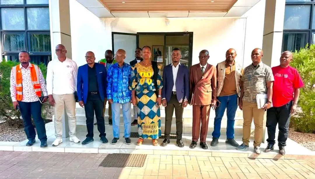 Réunion du Vice-Gouverneur du Tanganyika avec les responsables de la SNEL, de la REGIDESO et des opérateurs de télécommunications à Kalemie.