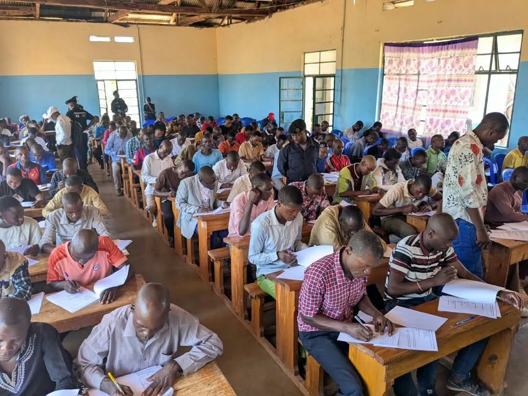 Candidats participant au concours de recrutement de la Police nationale congolaise à Moba