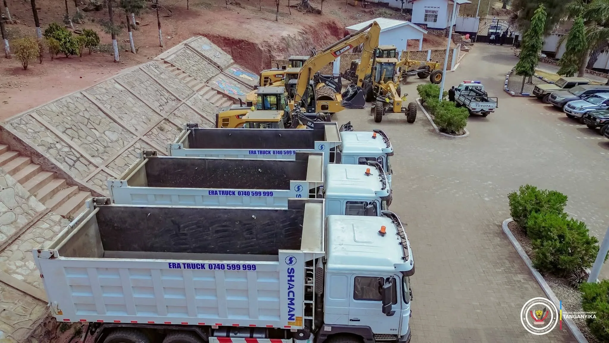 Engins de travaux routiers présentés par le Gouvernement provincial du Tanganyika à Kalemie