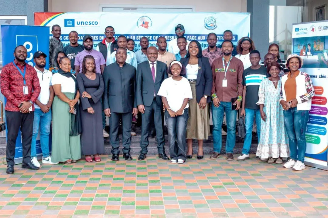 Clôture à Kalemie de l’atelier UNESCO-FRPC réunissant 25 journalistes de radios communautaires sur les risques environnementaux et la désinformation.