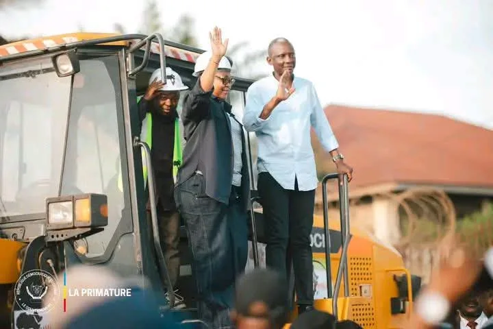 La Première ministre Judith Suminwa Tuluka lors de sa mission à Kindu, le 26 octobre 2026, marquée par le lancement sym...
